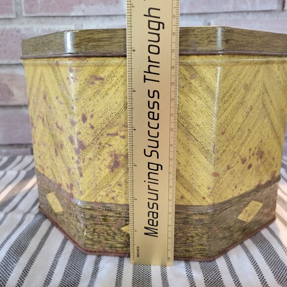 Vintage Loose-Wiles Biscuit Co Octagonal Tin With Yellow & Brown Chevron Pattern - Picture 10 of 10